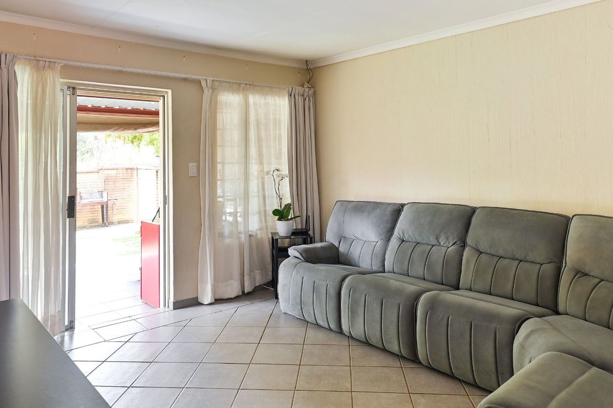 House For Sale in Equestria - Photo 4