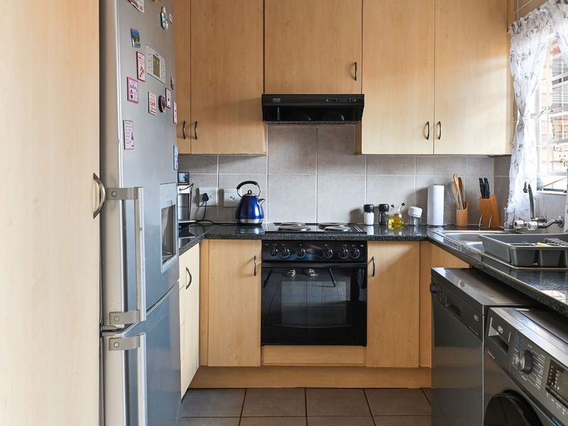 House For Sale in Equestria - Photo 3