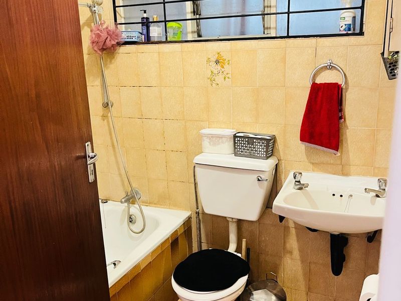 Apartment For Sale in Silverton - Photo 6