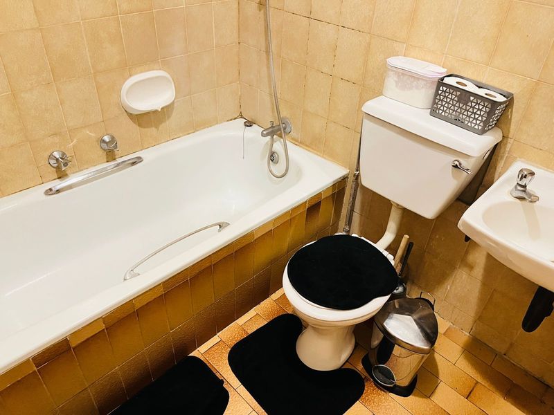 Apartment For Sale in Silverton - Photo 5