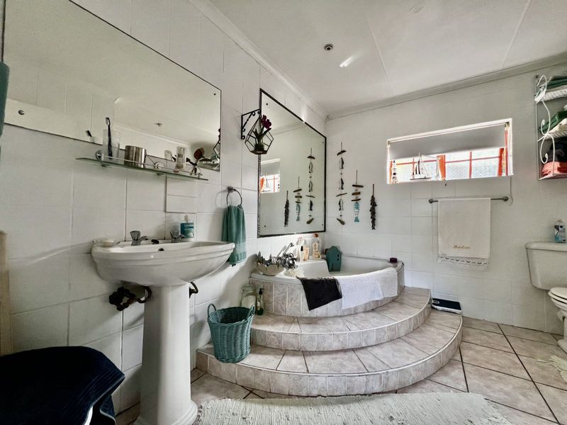 House For Sale in Fraaiuitsig - Photo 8