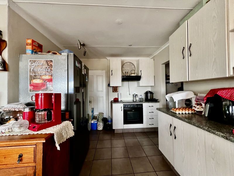 House For Sale in Fraaiuitsig - Photo 6