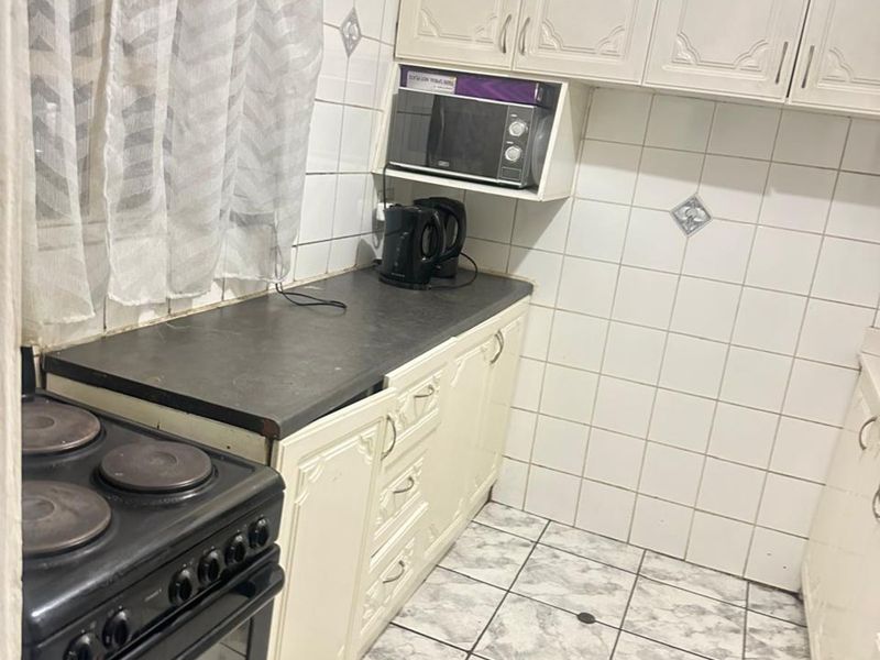 Apartment For Sale in Silverton - Photo 2