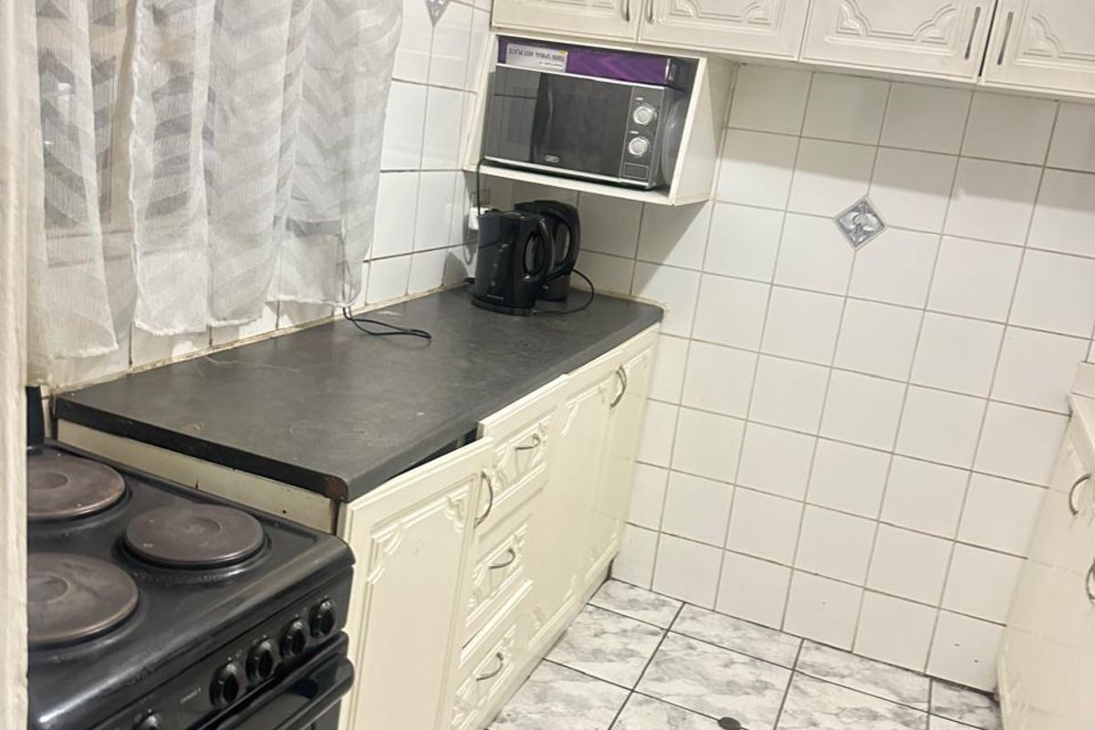 Apartment For Sale in Silverton - Photo 2