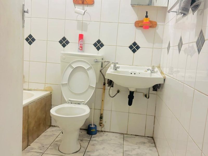 Apartment For Sale in Silverton - Photo 5