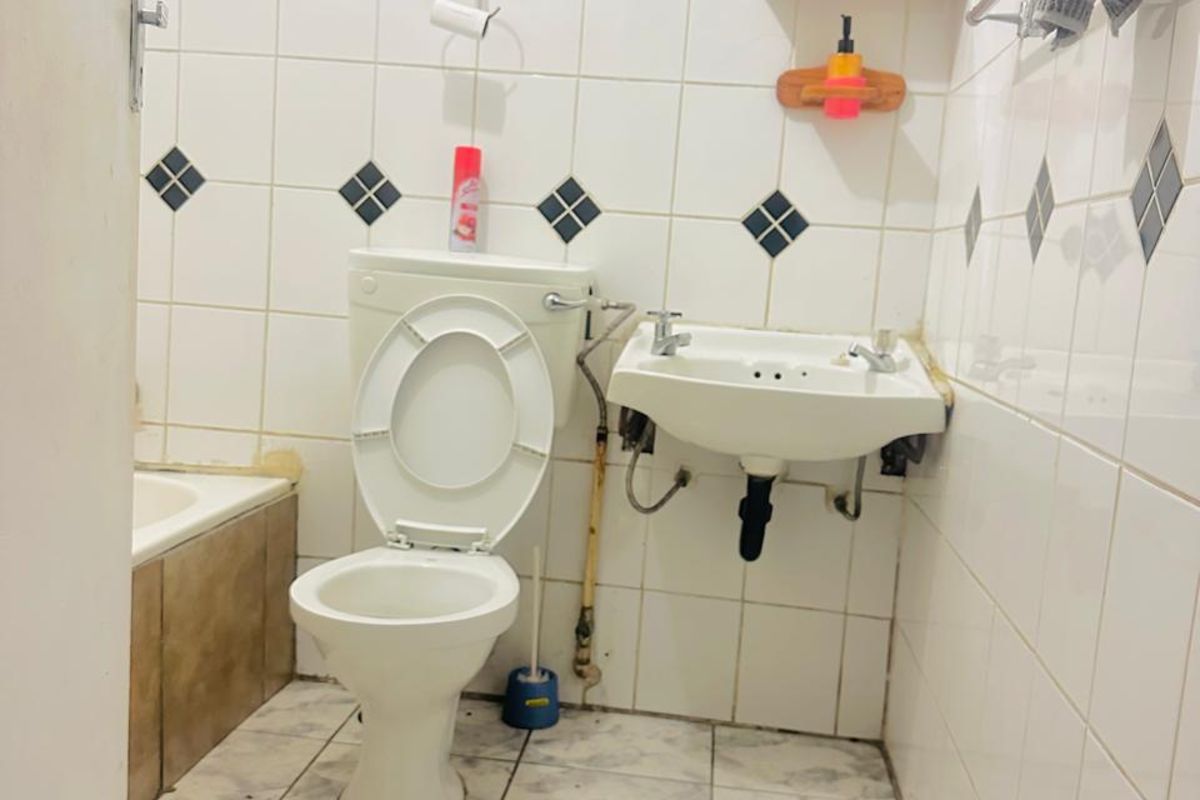 Apartment For Sale in Silverton - Photo 5