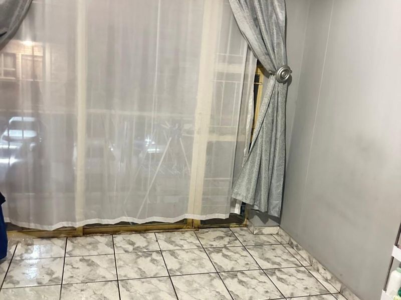 Apartment For Sale in Silverton - Photo 4