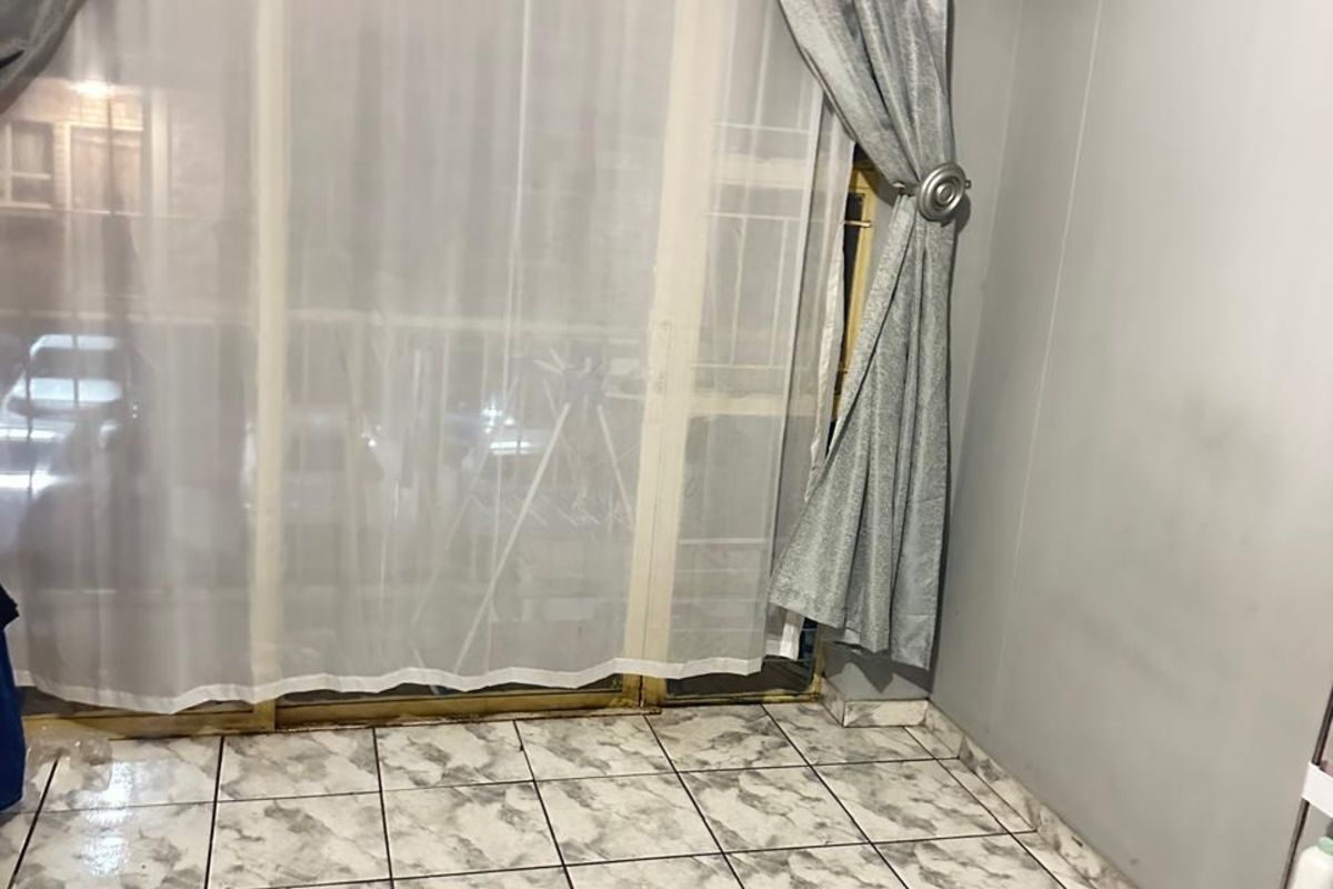 Apartment For Sale in Silverton - Photo 4