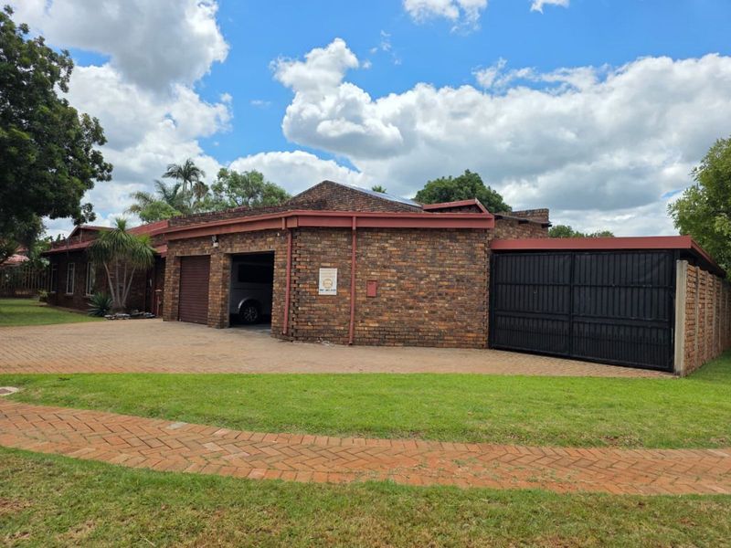 House For Sale in Dorandia - Photo 2