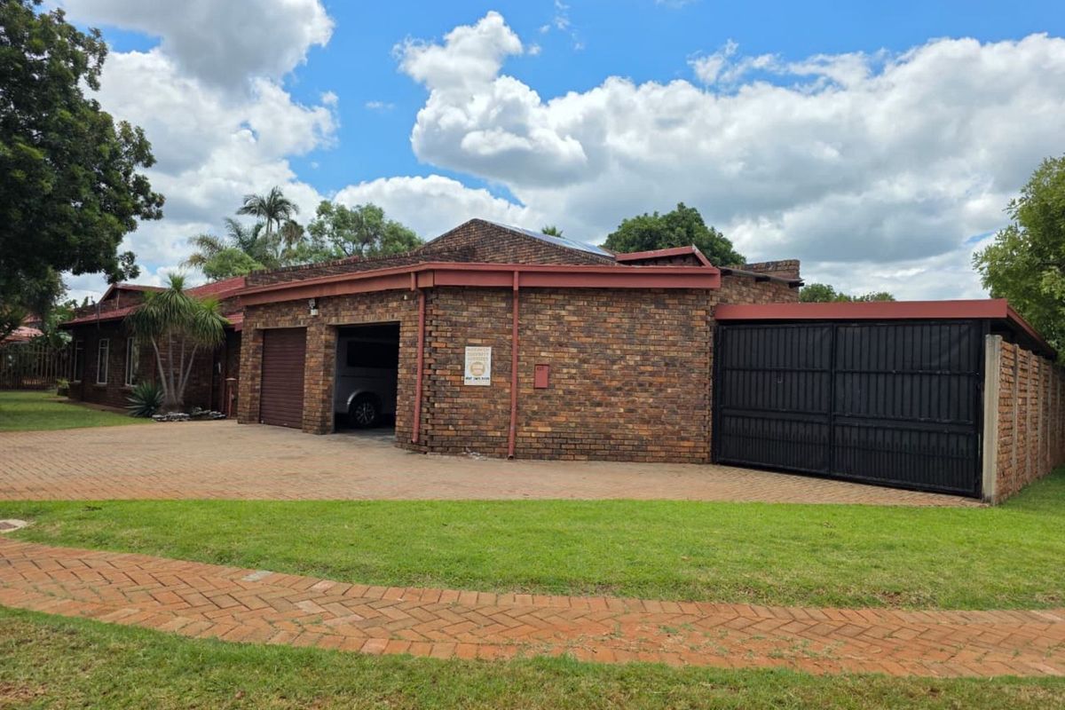 House For Sale in Dorandia - Photo 2