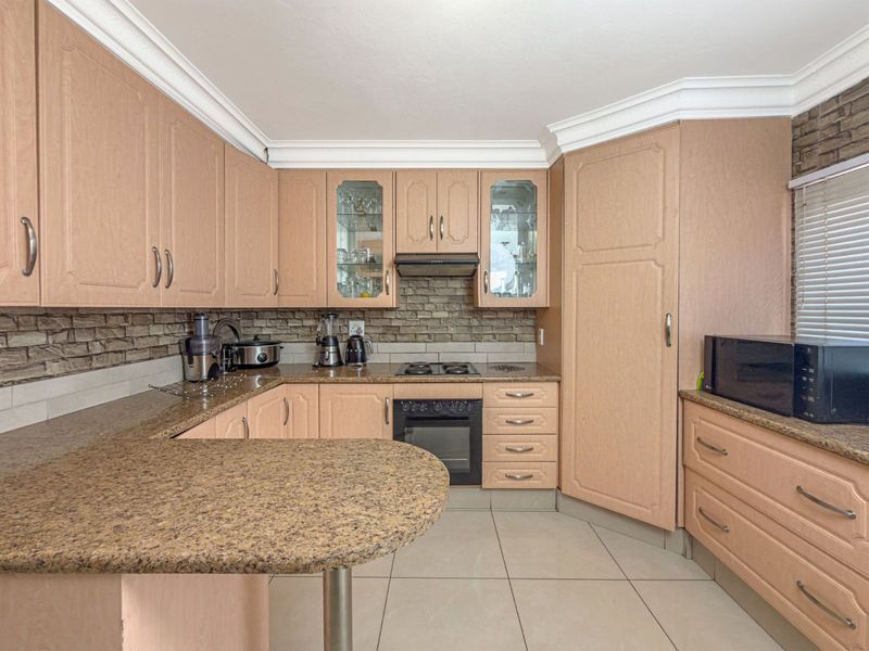 House For Sale in Savannah Country Estate - Photo 8