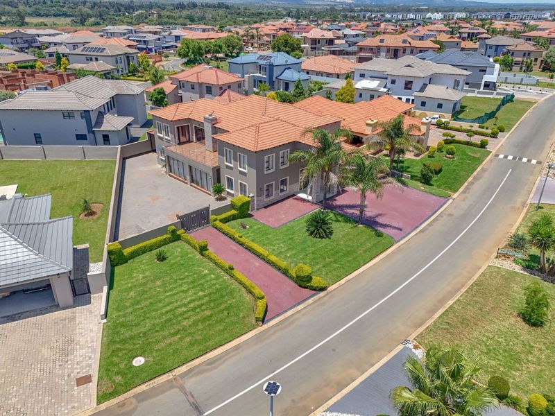 House For Sale in Savannah Country Estate - Photo 2