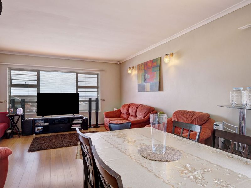 House For Sale in Hillside - Photo 9