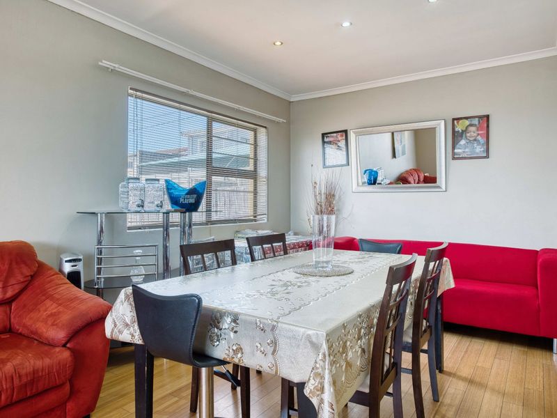 House For Sale in Hillside - Photo 7