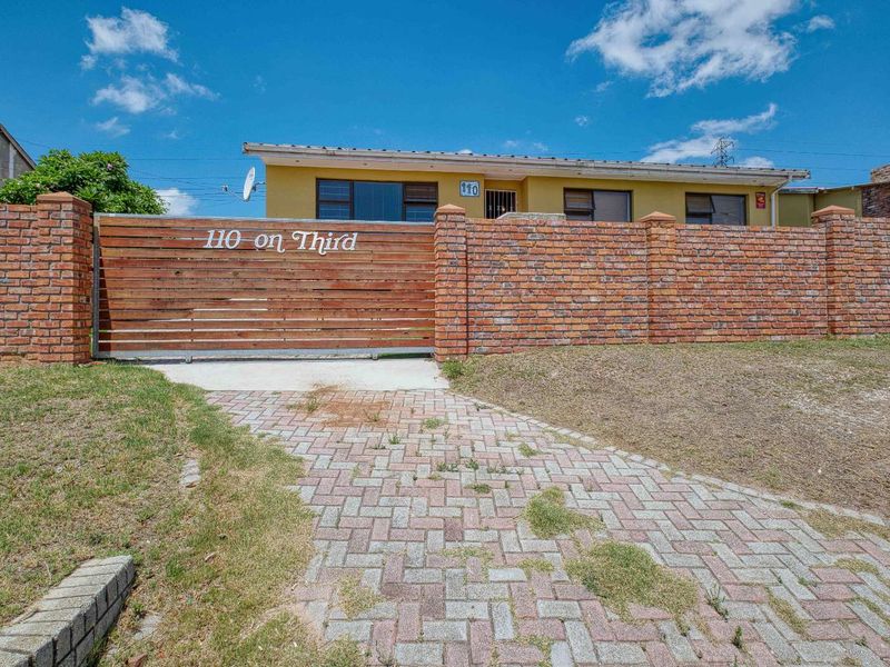 House For Sale in Hillside - Photo 2