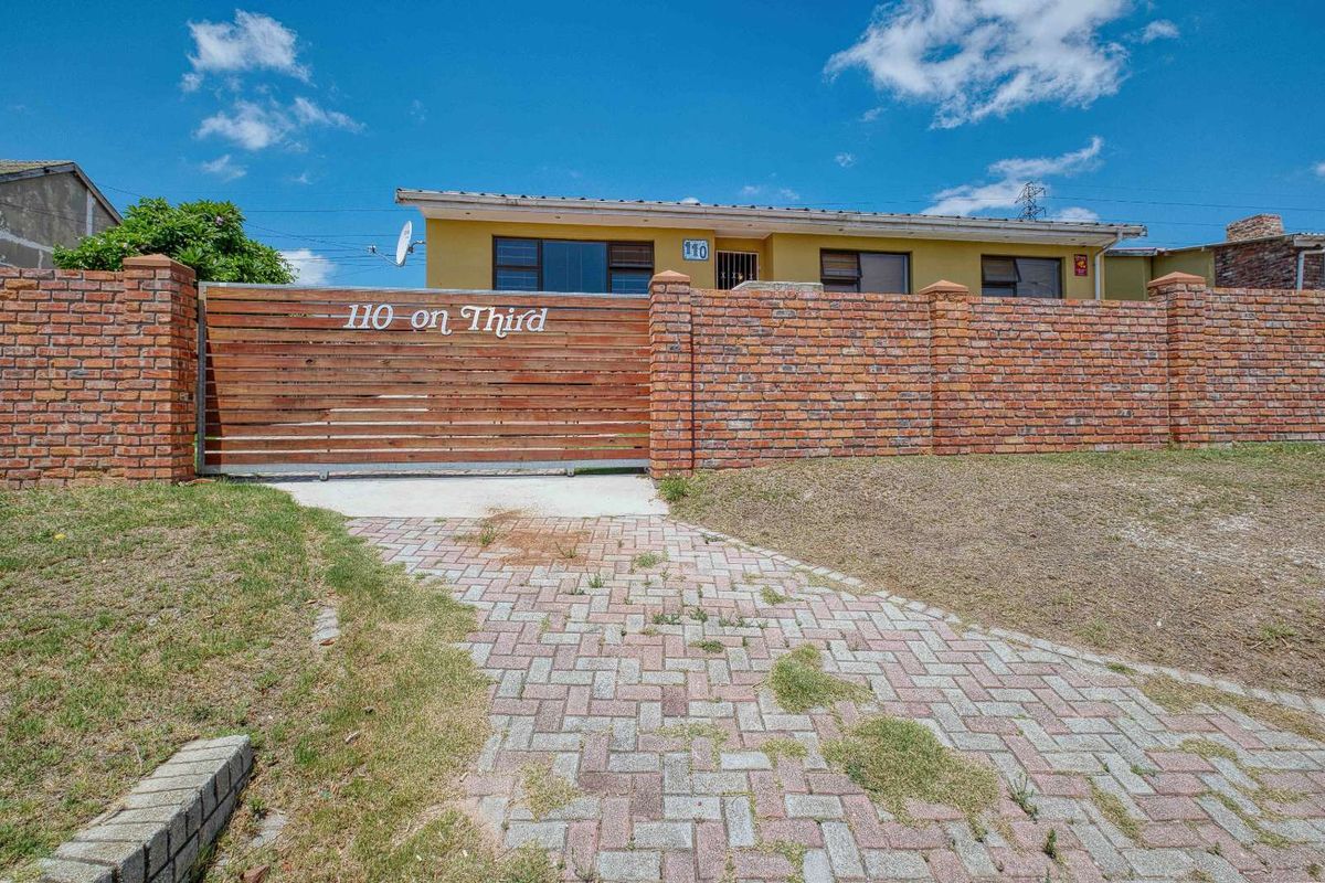 House For Sale in Hillside - Photo 2