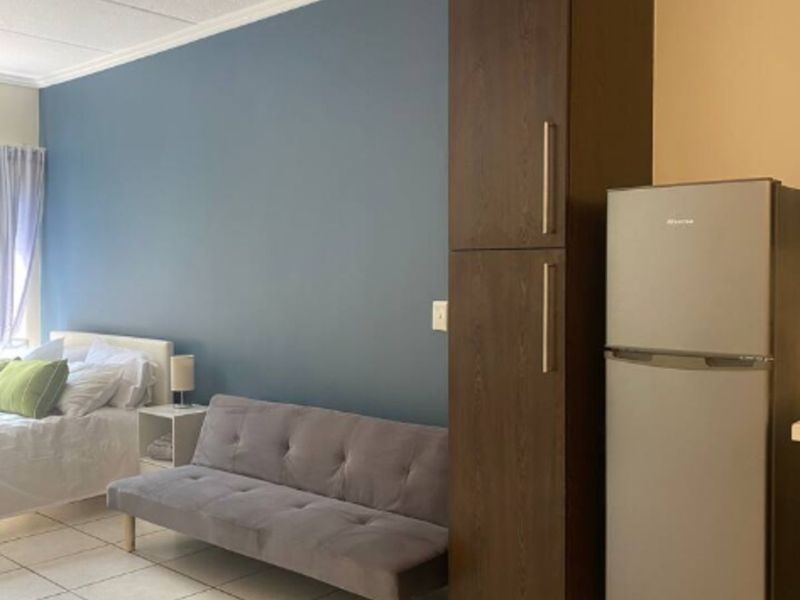 Apartment For Sale in Beverley - Photo 2