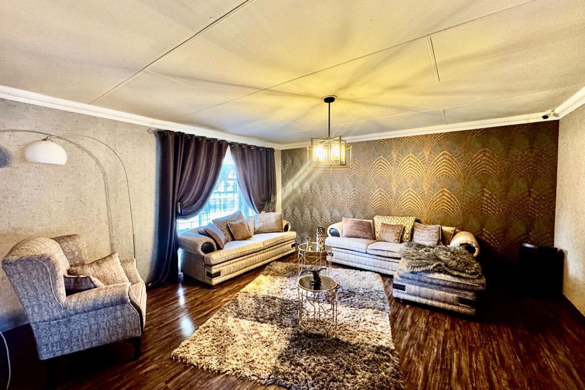 House For Sale in Secunda Central - Photo 4