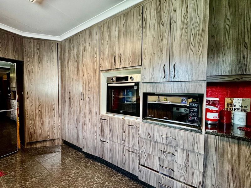 House For Sale in Secunda Central - Photo 9