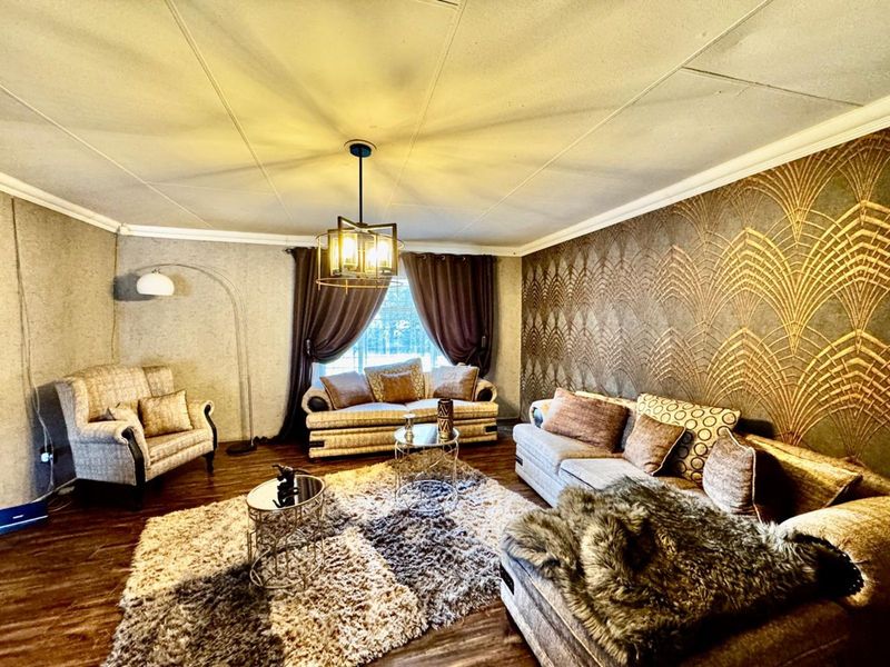 House For Sale in Secunda Central - Photo 5