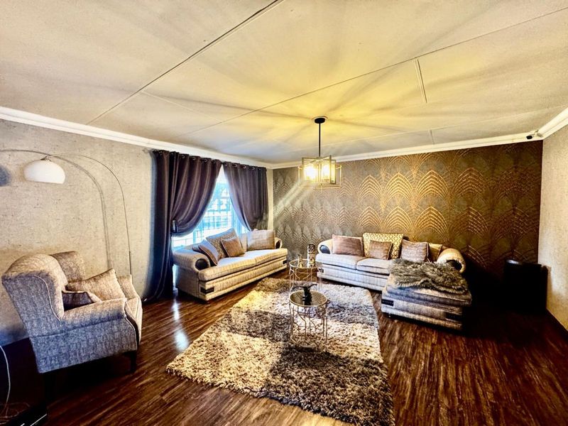 House For Sale in Secunda Central - Photo 4