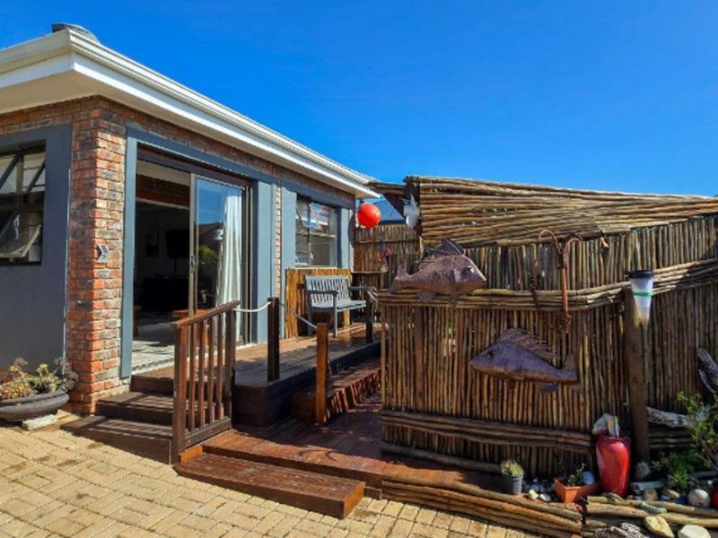 House For Sale in Stilbaai Wes - Photo 2