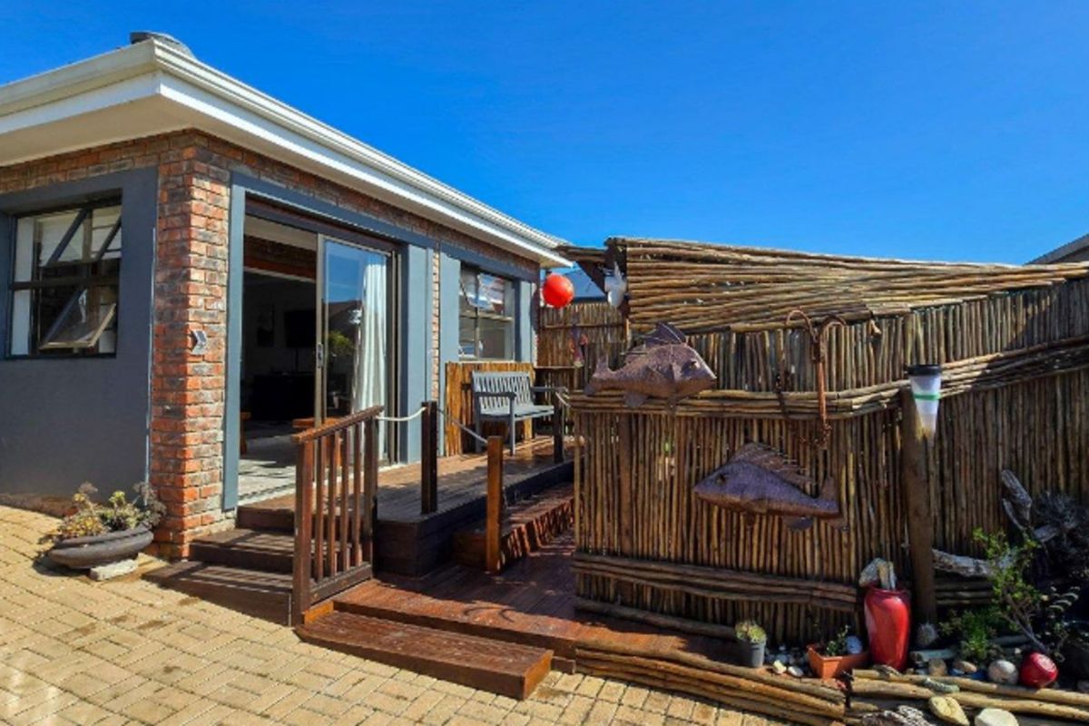 House For Sale in Stilbaai Wes - Photo 2