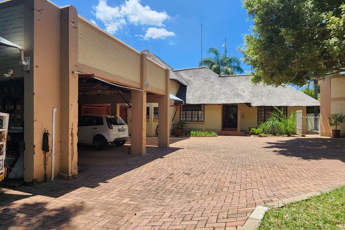 House For Sale in Bendor - Photo 3