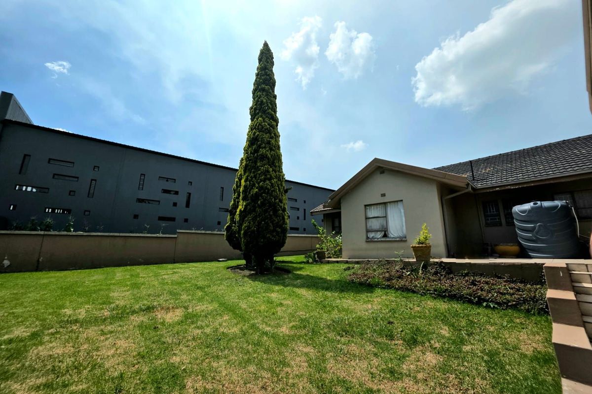 House For Sale in Kinross - Photo 4