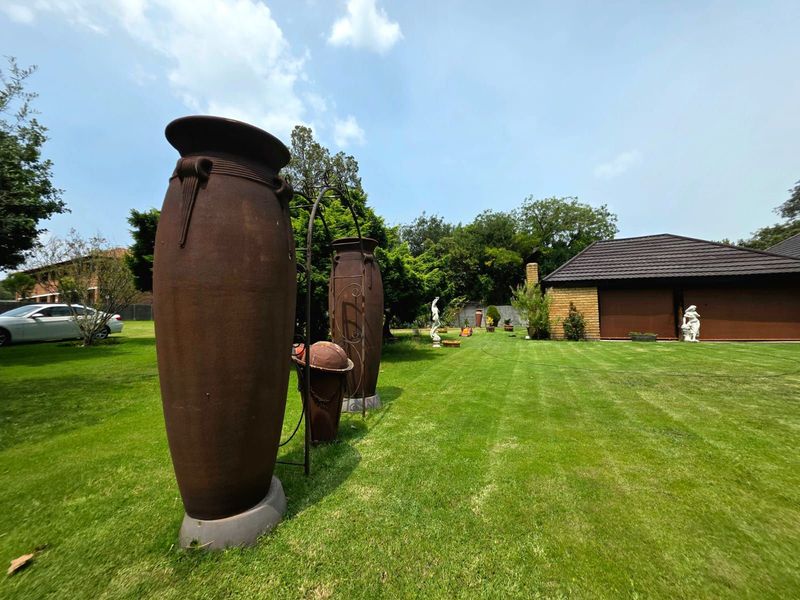 House For Sale in Kinross - Photo 2