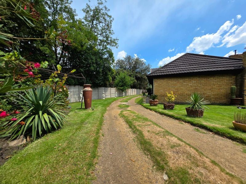 House For Sale in Kinross - Photo 7