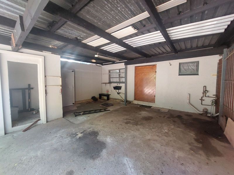 Townhouse For Sale in Clubview - Photo 4