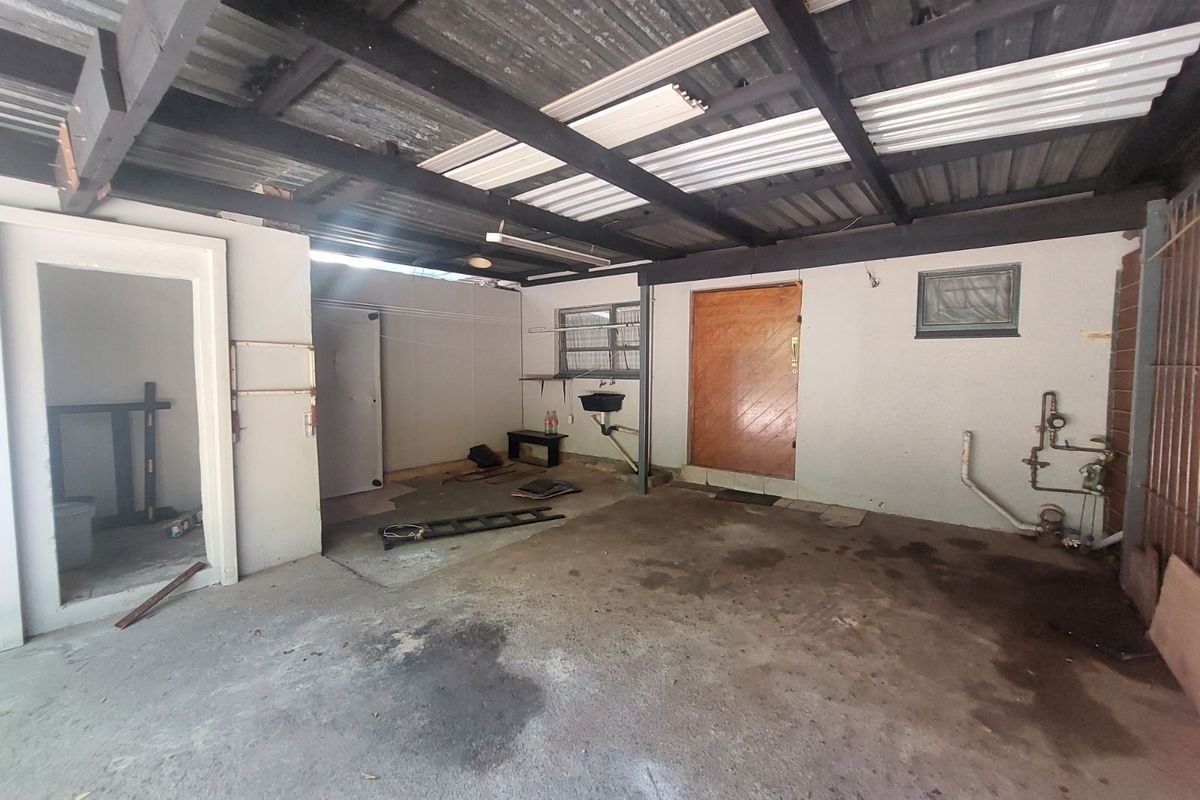 Townhouse For Sale in Clubview - Photo 4