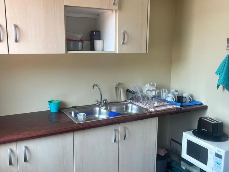 Office To Rent in Lyttelton Manor - Photo 10