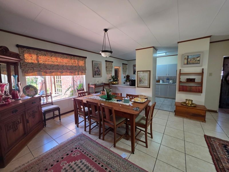 House For Sale in Roylglen Gardens - Photo 8