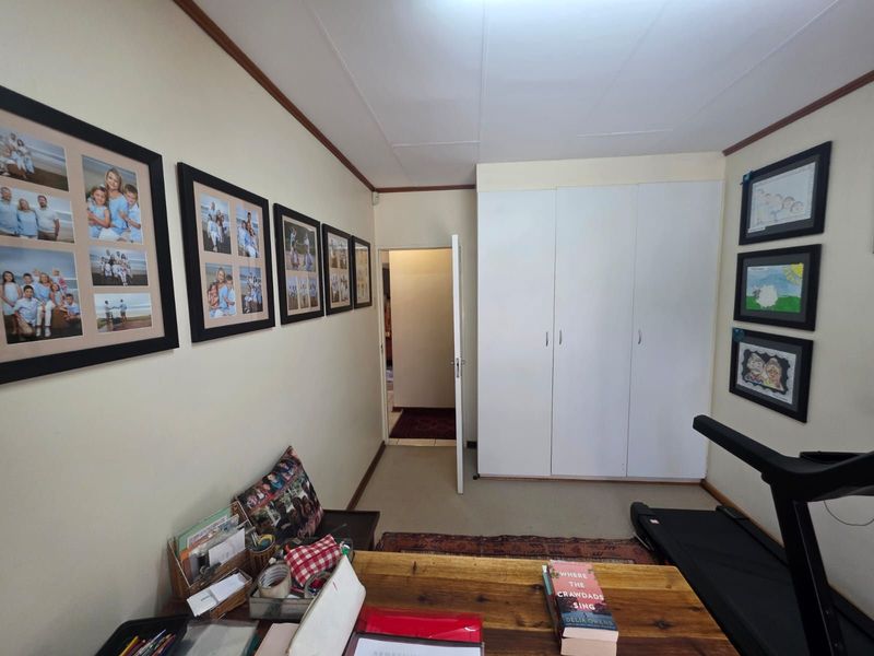 House For Sale in Roylglen Gardens - Photo 4