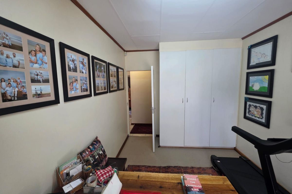 House For Sale in Roylglen Gardens - Photo 4