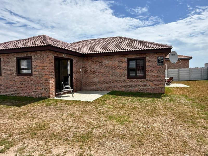 House For Sale in Kleinbaai - Photo 3