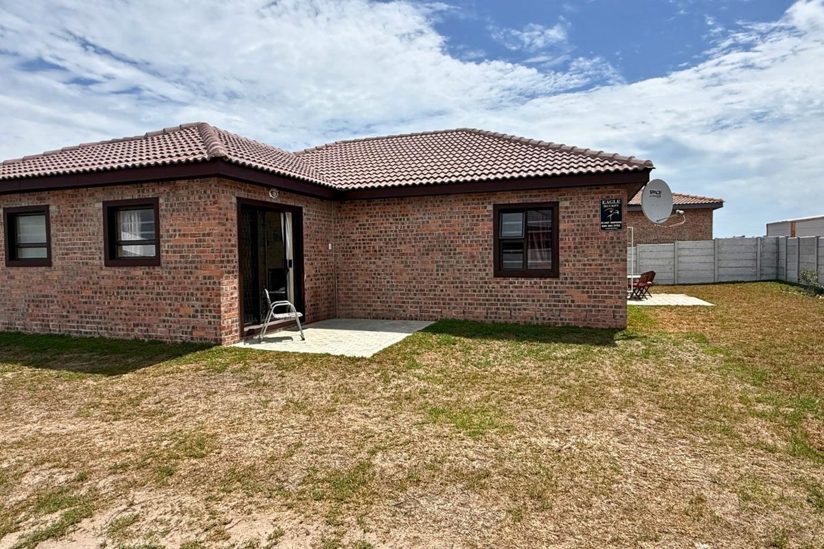 House For Sale in Kleinbaai - Photo 3