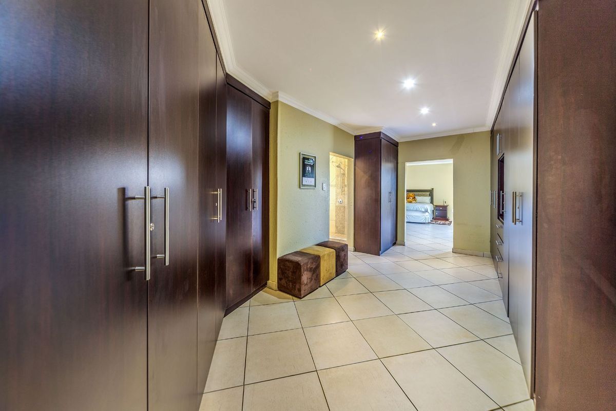 House For Sale in Lynnwood Glen - Photo 5