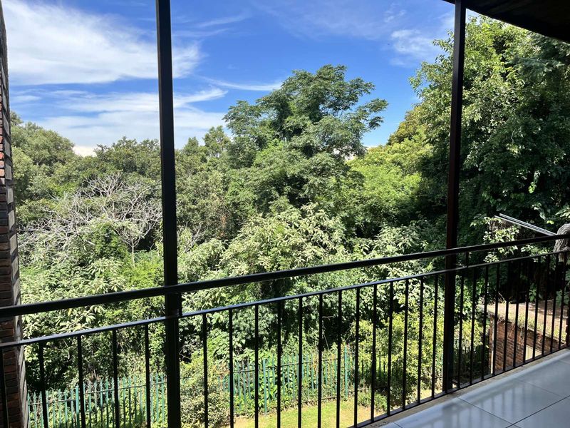 Apartment For Sale in Windsor West - Photo 2