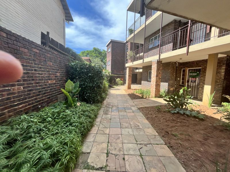 Apartment For Sale in Windsor West - Photo 10