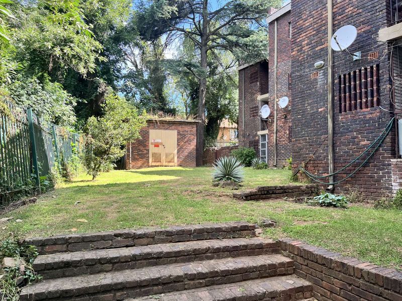 Apartment For Sale in Windsor West - Photo 3