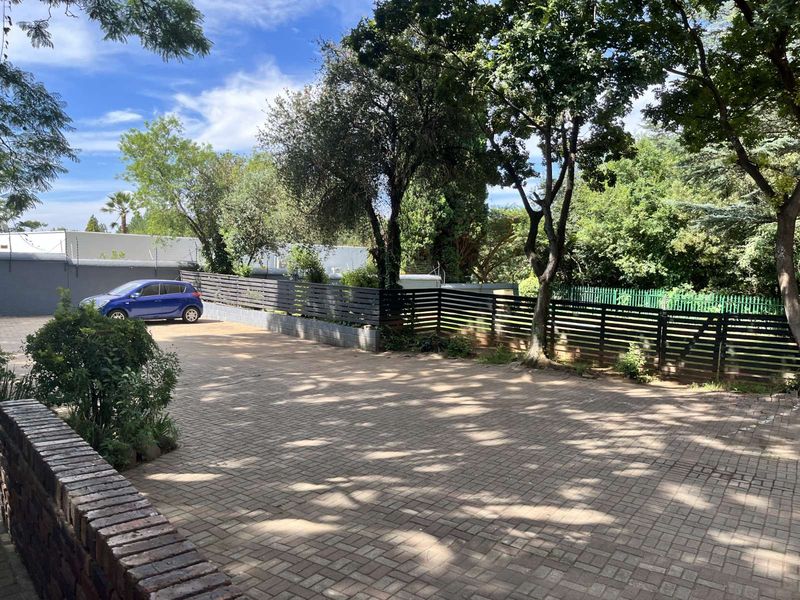 Apartment For Sale in Windsor West - Photo 4