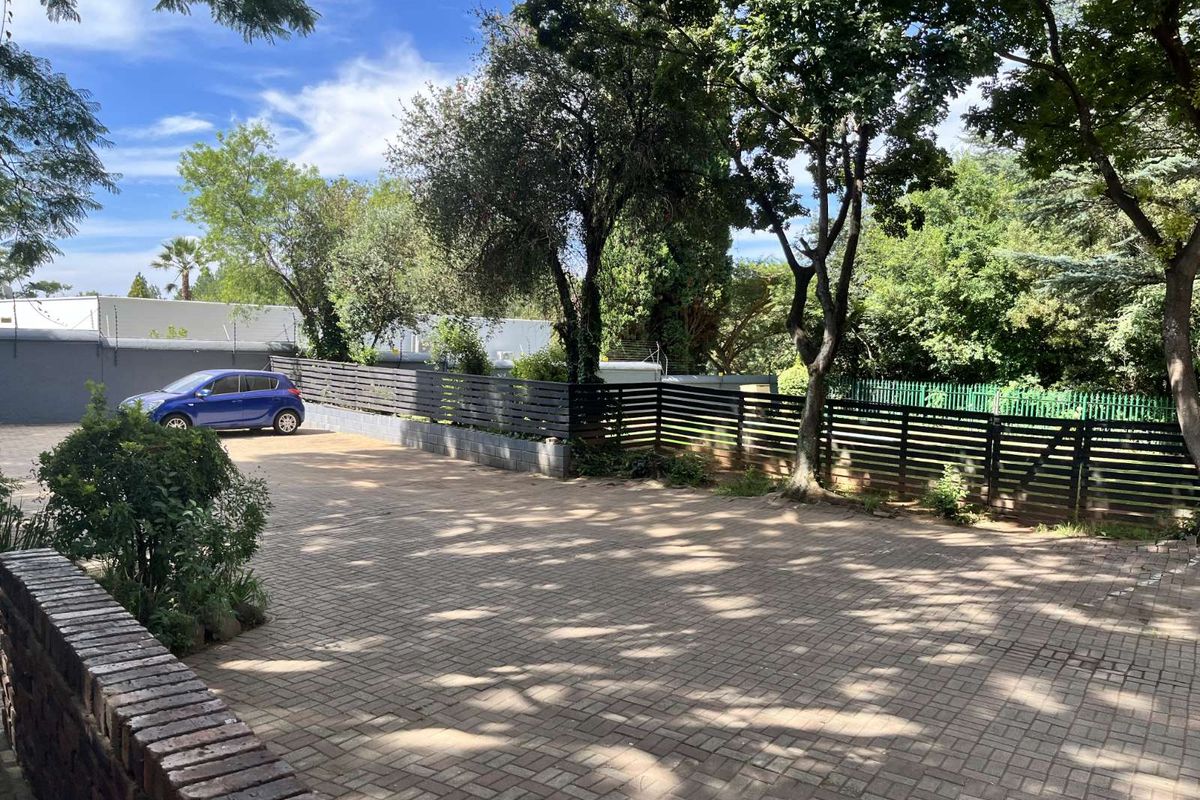 Apartment For Sale in Windsor West - Photo 4