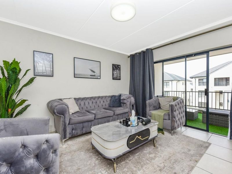 Apartment For Sale in Bryanston - Photo 5