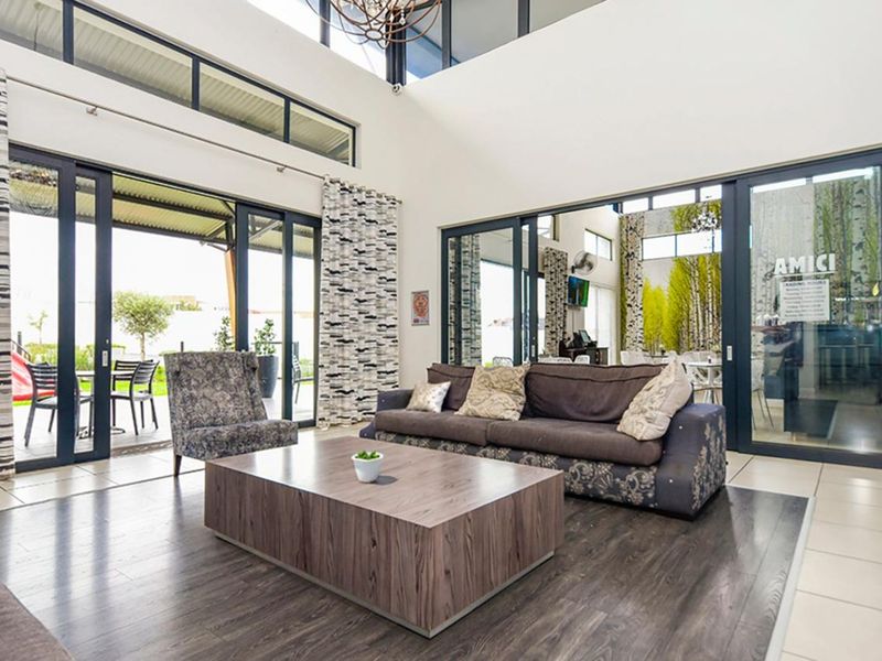 Apartment For Sale in Bryanston - Photo 6