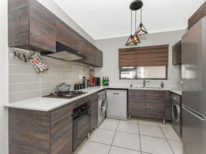 Apartment For Sale in Bryanston - Photo 8