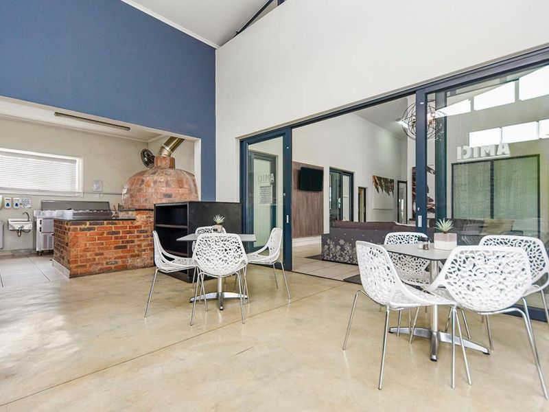 Apartment For Sale in Bryanston - Photo 3