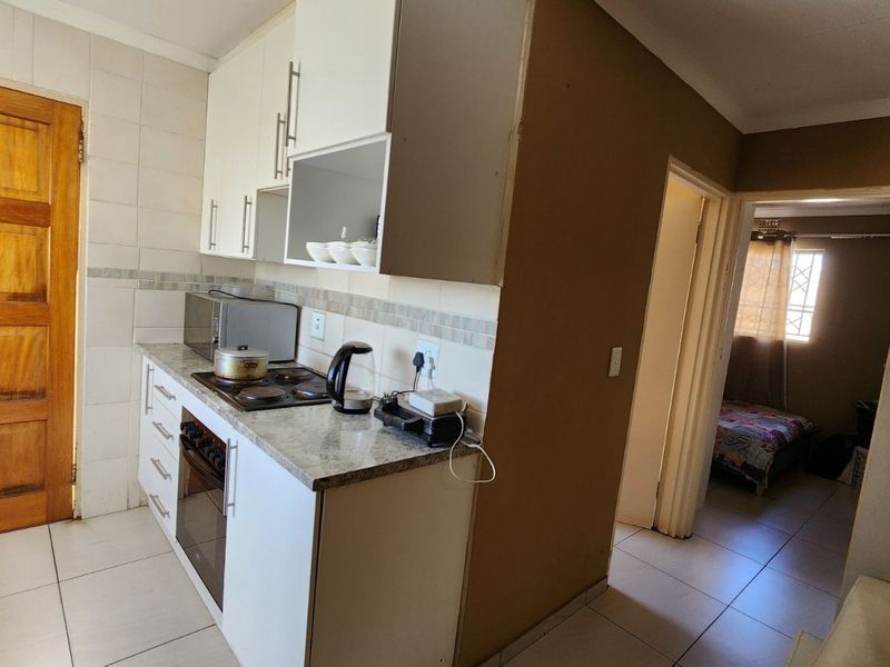 House For Sale in Riverside View Ext 30 - Photo 8